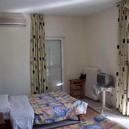 Miloi Rooms And Apartments Exterior foto