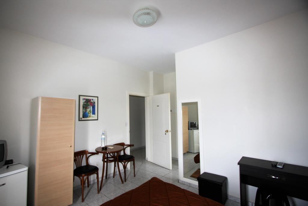 Miloi Rooms And Apartments Exterior foto