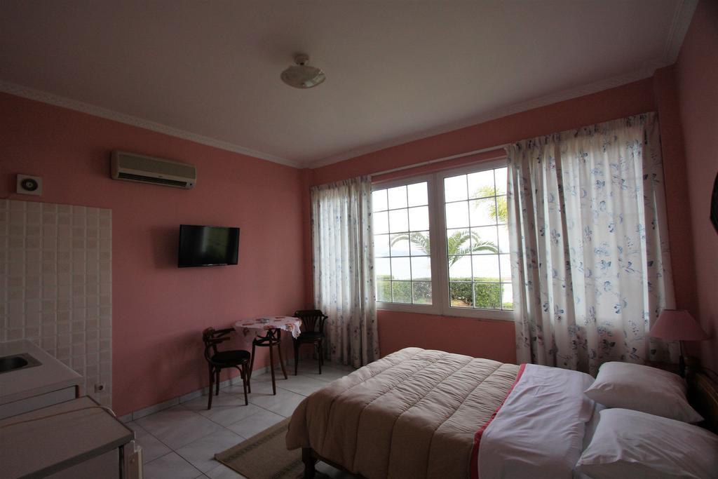 Miloi Rooms And Apartments Exterior foto
