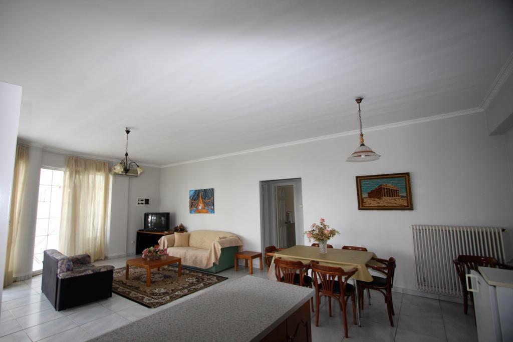 Miloi Rooms And Apartments Exterior foto