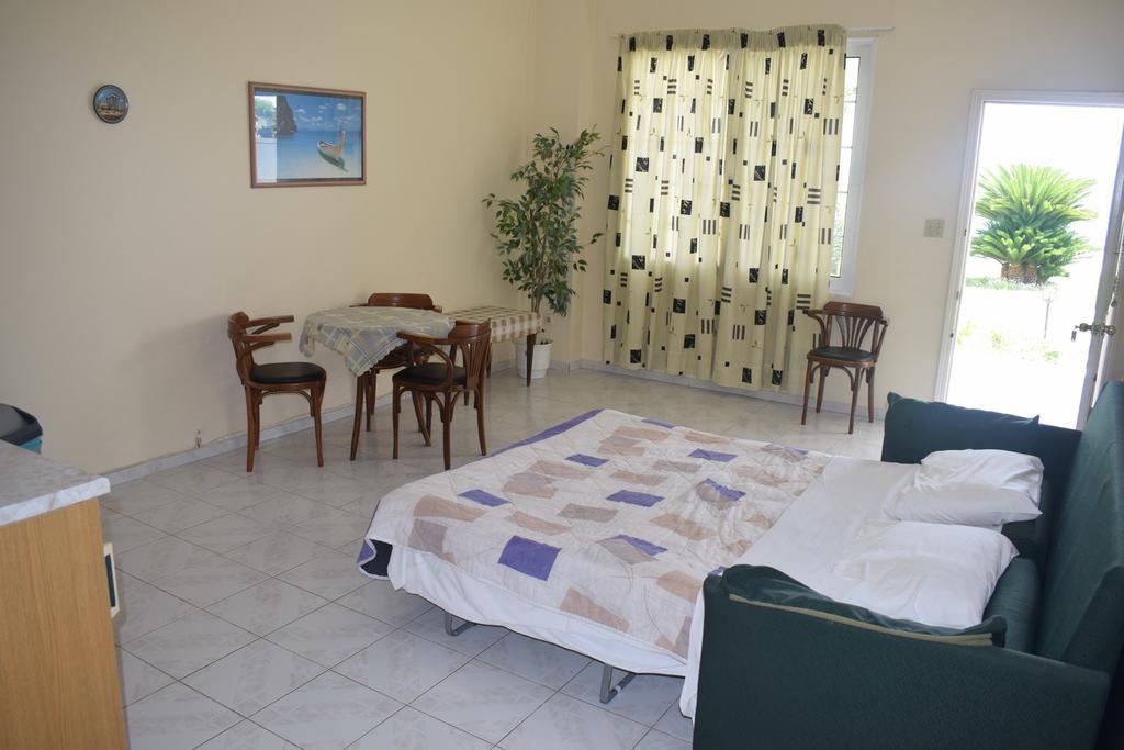 Miloi Rooms And Apartments Exterior foto